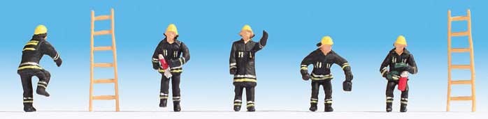 Noch Gmbh & Co 36021 Firefighters -- 5 in Black Uniforms, 2 Ladders, N Scale