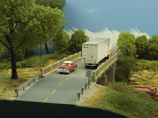 Rix Products  628-0156 Roadway (4 50â€² Sections) N Scale