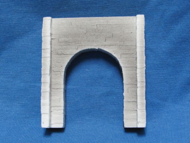 Pre-Size Model Specialties 213 Single Track Tunnel Portal -- Concrete - 2-3/4 x 2-1/2" 6.9 x 6.2cm, N Scale