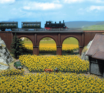 Busch Gmbh & Co Kg 8103 Sunflower Field pkg(96) plus Bases, N Scale