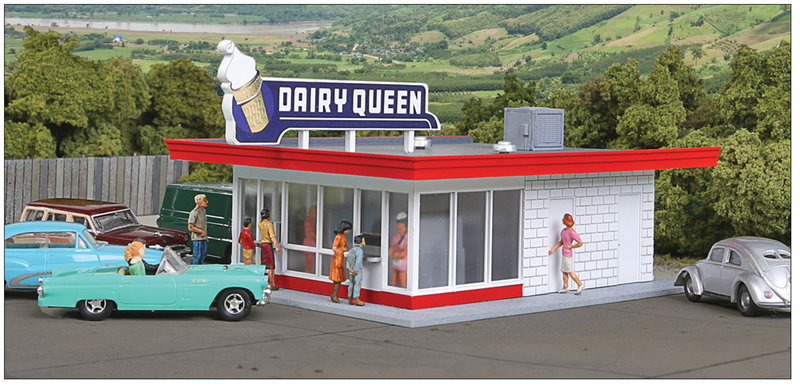 Walthers 933-3484 Vintage Dairy Queen Kit, HO